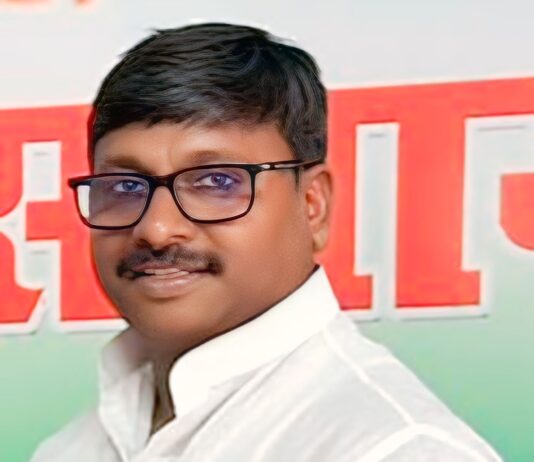 विधायक बबलू मंडल ने मानसी में आरओबी निर्माण के लिए सामान्य विन्यास आरेख साइन करने को लेकर मंत्री को सौंपा पत्र*