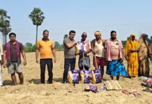 रेस 55 मक्के के बीज के गुणवत्ता से किसानों में खुशहाली,,विधि पूर्वक पूजा कर किए बुआई*
