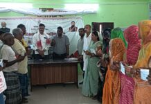 बलहा पंचायत के मुखिया ने दर्जनों लाभुकों को कबीर अंत्येष्टि योजना का लाभ