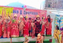 बचपन प्ले स्कूल खगड़िया में नन्हे-मुन्ने बच्चों ने मां दुर्गा की झांकी से मोहा सबका मन