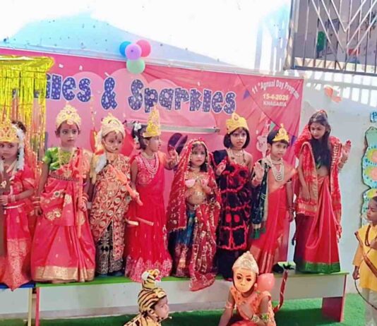 बचपन प्ले स्कूल खगड़िया में नन्हे-मुन्ने बच्चों ने मां दुर्गा की झांकी से मोहा सबका मन